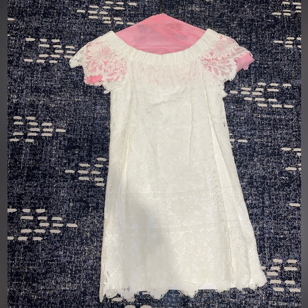 The impeccable pig white lace strapless dress